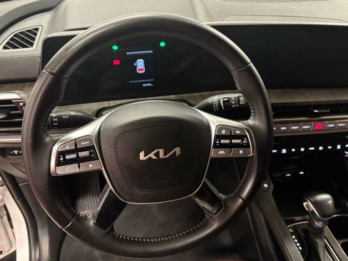 Used 2024 Kia Telluride EX w/ EX Captain's Chair Package FWD image 16