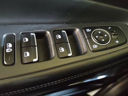 Used 2023 Hyundai Santa Fe SEL w/ Premium Package image 27