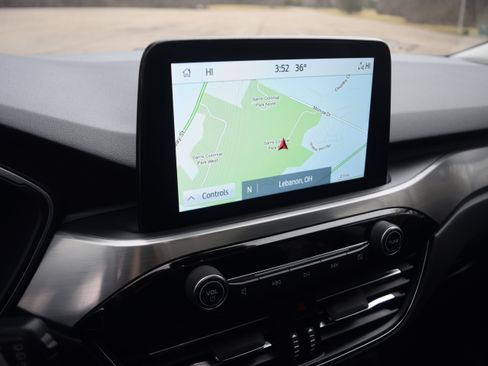 Used 2022 Ford Escape Titanium w/ Class II Trailer Tow Package image 9