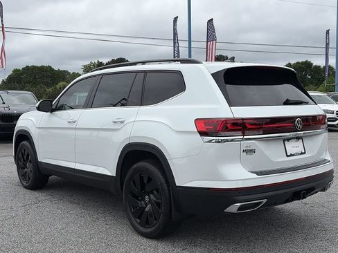 Certified 2026 Volkswagen Atlas SE FWD image 4