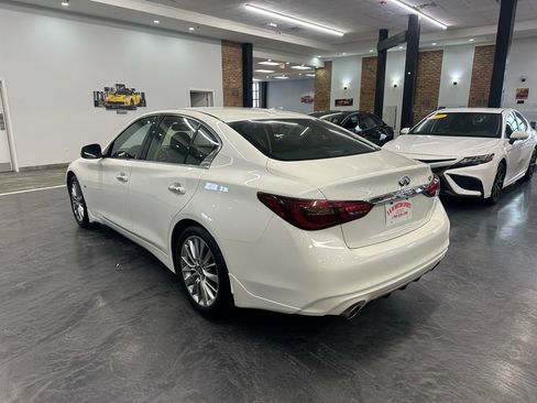 Used 2018 INFINITI Q50 Luxe w/ Essential Package (3.0T Luxe) image 9