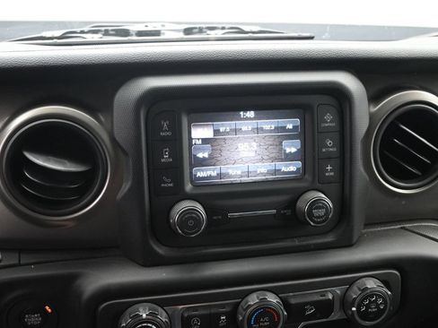 Used 2018 Jeep Wrangler Unlimited Sport AWD/4WD image 14
