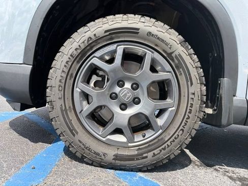 Certified 2025 Honda Pilot TrailSport image 15