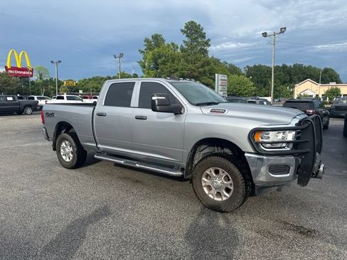 Used 2024 RAM 2500 Tradesman w/ Chrome Appearance Group AWD/4WD image 1