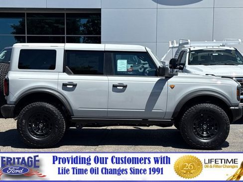 New 2026 Ford Bronco Badlands AWD/4WD image 3