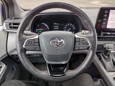 Used 2021 Toyota Sienna XSE AWD/4WD image 7
