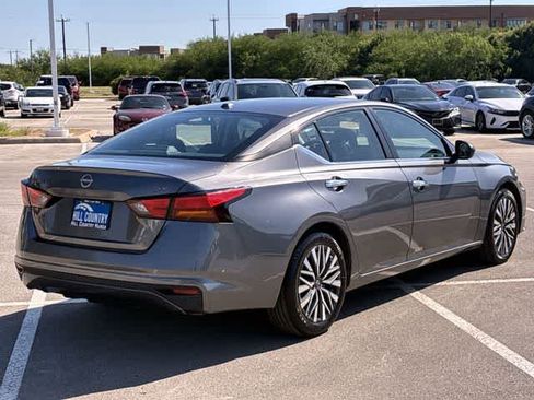 Used 2024 Nissan Altima 2.5 SV FWD image 6