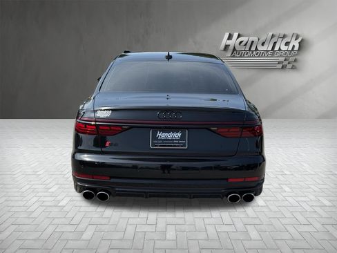 Used 2024 Audi S8 AWD/4WD image 9