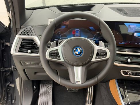 New 2026 BMW X5 xDrive50e w/ M Sport Package AWD/4WD image 16