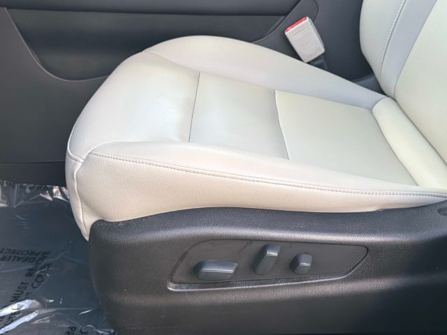 Used 2021 Cadillac XT4 Luxury FWD image 16