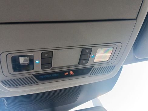 Used 2024 Ford Explorer XLT w/ Equipment Group 202A image 19