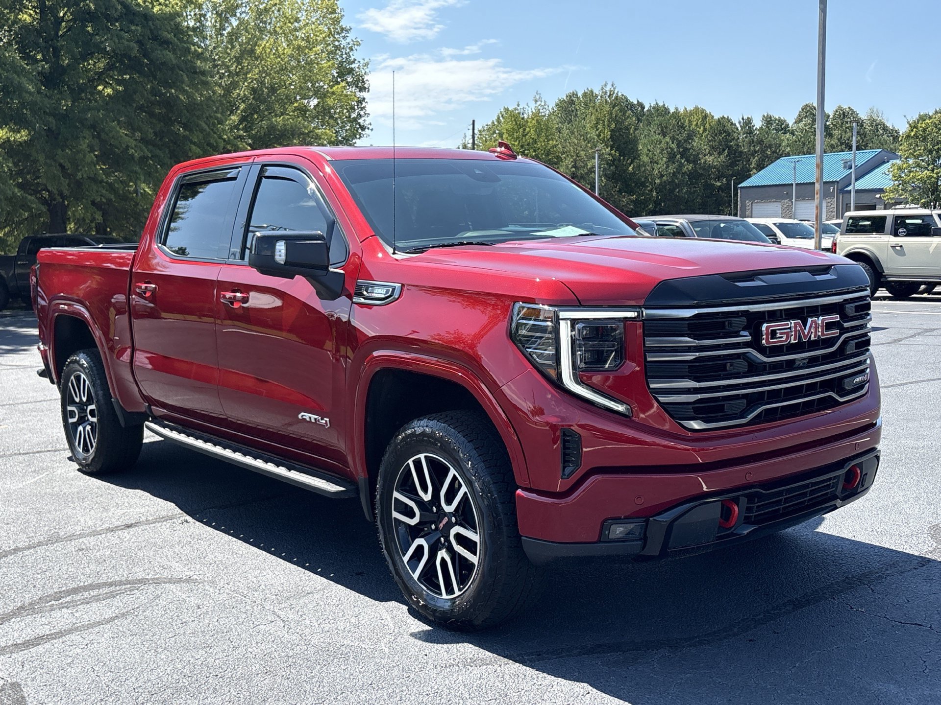 Used 2025 GMC Sierra 1500 AT4 w/ AT4 Premium Package AWD/4WD image 24