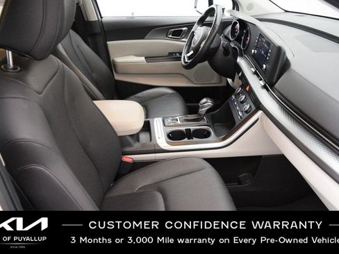 Used 2024 Kia Carnival LX FWD image 16