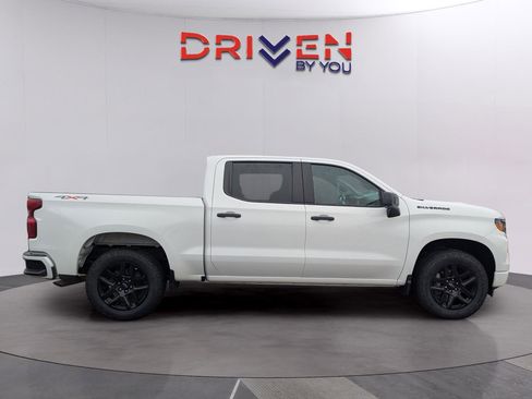 Used 2023 Chevrolet Silverado 1500 Custom image 6