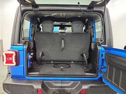 New 2025 Jeep Wrangler Rubicon w/ Xtreme 35 Tire Package image 8