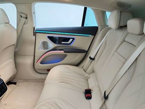 Used 2023 Mercedes-Benz EQS 580 580 image 29