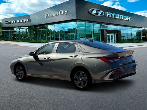 New 2026 Hyundai Elantra SEL Sport Premium FWD image 4