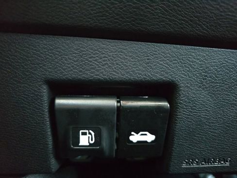 New 2025 Nissan Versa SV image 10