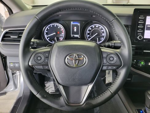 Used 2023 Toyota Camry SE image 19