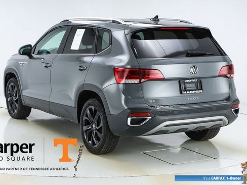Used 2023 Volkswagen Taos SE w/ Panoramic Sunroof Package FWD image 45