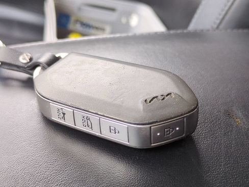 Certified 2025 Kia Telluride S FWD image 30