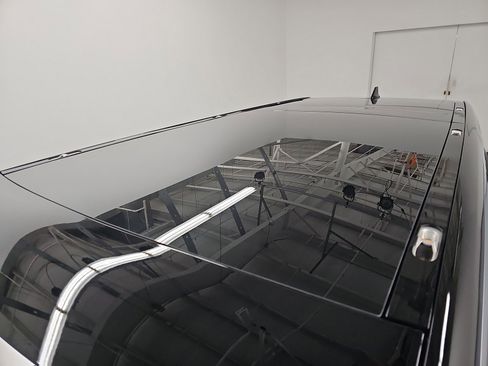 Used 2023 Rivian R1S Adventure image 13