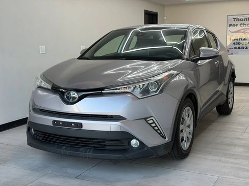 Used 2019 Toyota C-HR LE FWD image 1