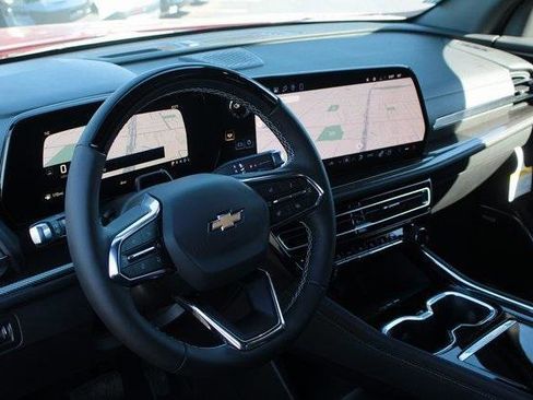 New 2026 Chevrolet Traverse High Country image 3