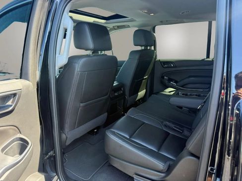 Used 2020 Chevrolet Suburban LT w/ Luxury Package AWD/4WD image 34