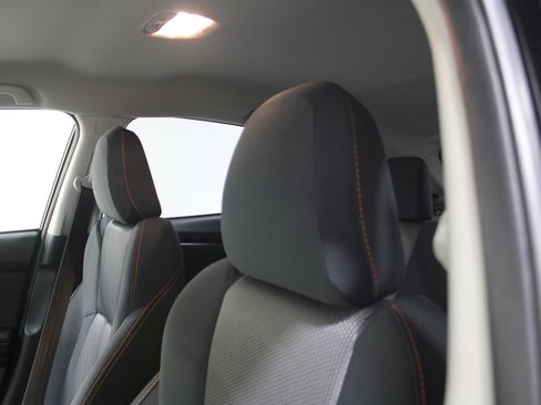 Used 2023 Subaru Crosstrek 2.0i Premium image 5