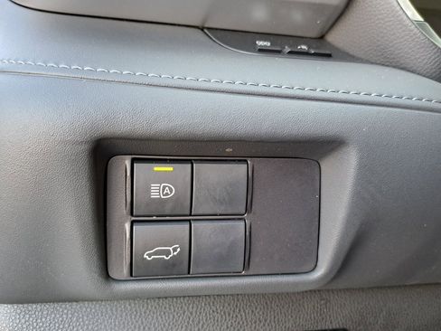 Used 2022 Toyota Highlander XLE image 18