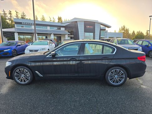 Used 2019 BMW 530i xDrive w/ Convenience Package image 4