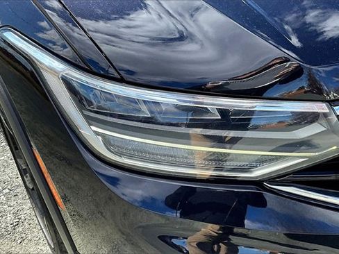 Used 2023 Volkswagen Tiguan SE R-Line image 29