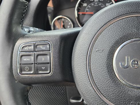 Used 2018 Jeep Wrangler Unlimited Sport w/ Connectivity Group AWD/4WD image 20