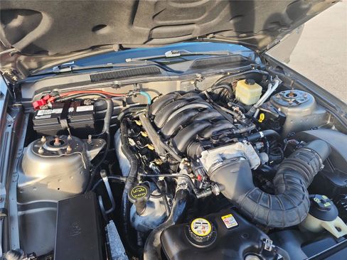 Used 2005 Ford Mustang GT image 12