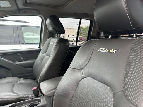 Used 2016 Nissan Frontier PRO-4X w/ Pro-4x Luxury Package AWD/4WD image 9