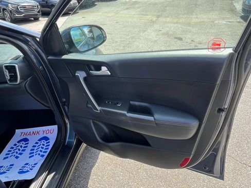 Used 2017 Kia Sportage LX image 9