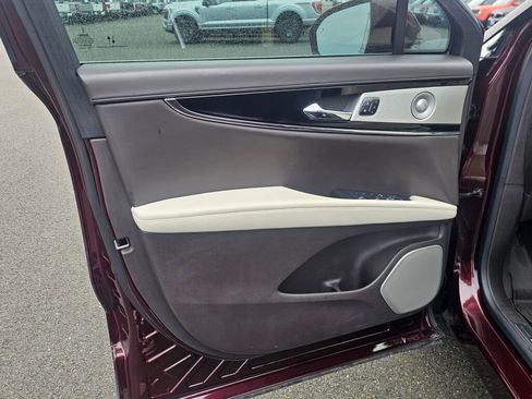 Used 2022 Lincoln Nautilus Black Label w/ Class II Trailer Tow Package image 16