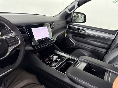 New 2025 Jeep Wagoneer 4x4 w/ Convenience Group I image 27