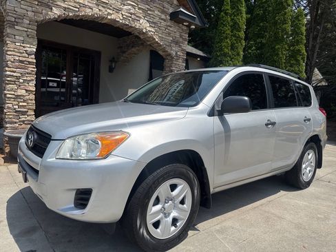 Used 2012 Toyota RAV4 4WD w/ Value Pkg image 2