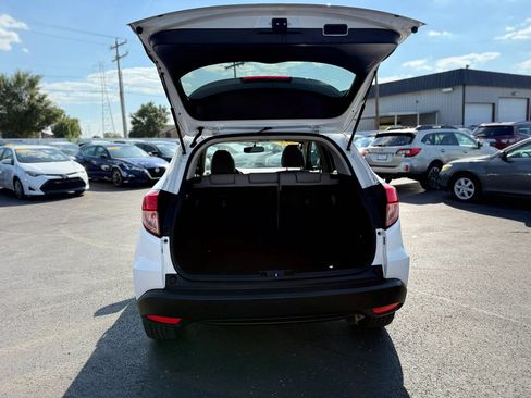 Used 2018 Honda HR-V EX image 36