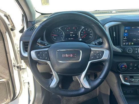 Used 2024 GMC Terrain SLT AWD/4WD image 18
