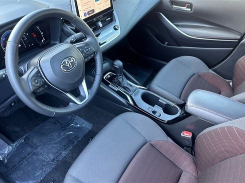 Certified 2025 Toyota Corolla SE image 9