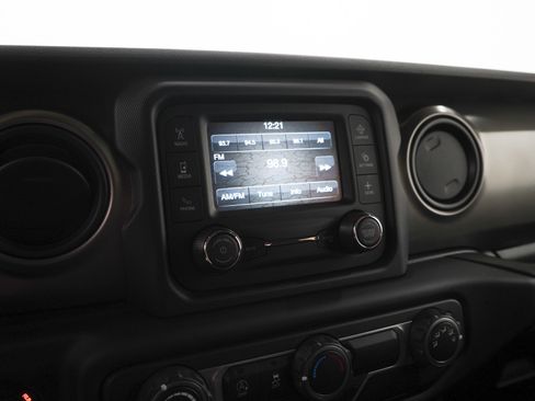 Used 2019 Jeep Wrangler Sport image 18