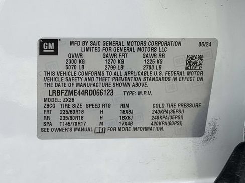 Used 2024 Buick Envision Preferred AWD/4WD image 25
