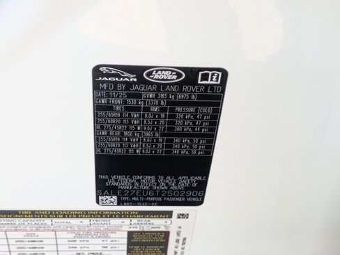 New 2026 Land Rover Defender 110 X-Dynamic SE image 36