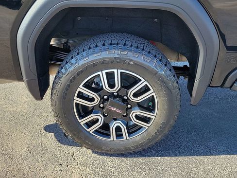 Used 2021 GMC Sierra 2500 AT4 w/ AT4 Premium Plus Package image 7