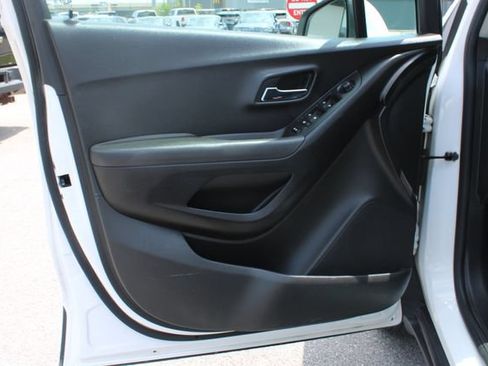 Used 2015 Chevrolet Trax LT w/ LT Plus Package FWD image 10