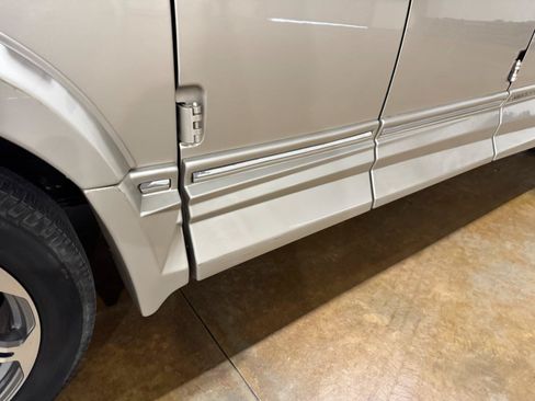 Used 2016 Chevrolet Express 2500 RWD image 49