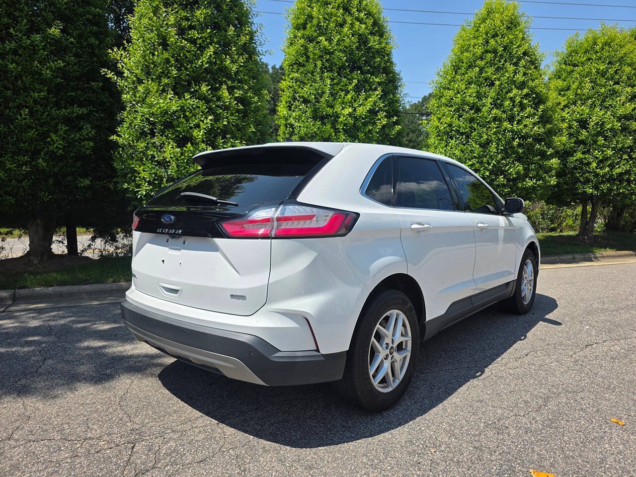 Used 2023 Ford Edge SEL AWD/4WD image 5